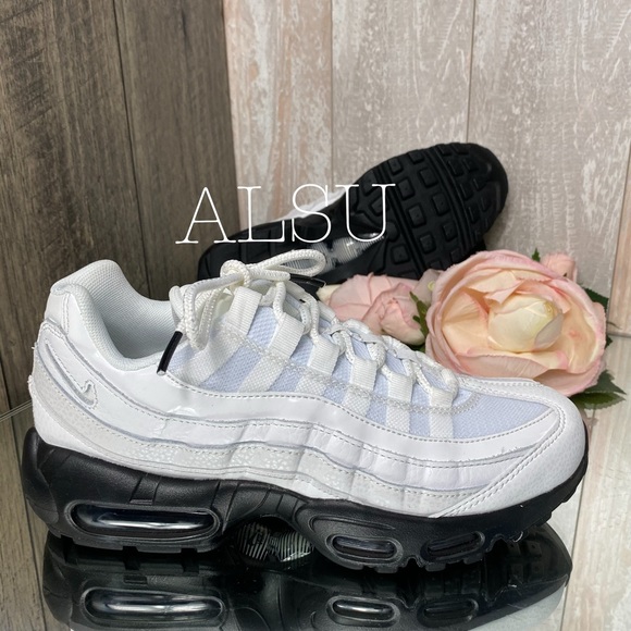 🍃SALE🍃 Nike Air Max 95 SE Summit White W AUTHENTIC Size 7.5 AQ4138 102 - Picture 4 of 8